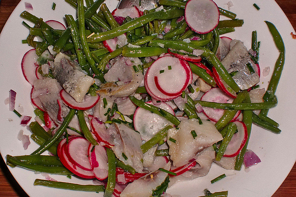 Bohnen-Matjes-Salat mit Kümmelkartoffeln