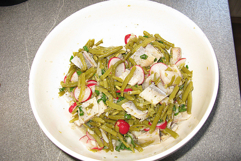 Bohnen-Matjes-Salat mit Kümmelkartoffeln