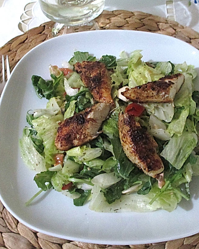 Gemischter Salat mit Hähnchen