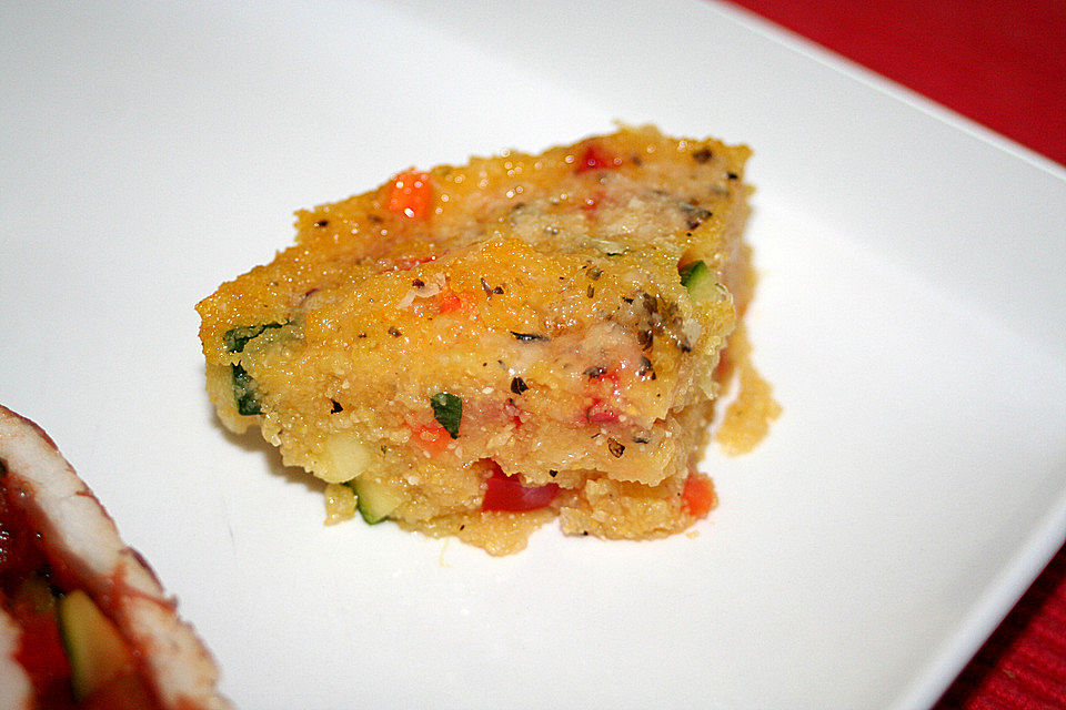 Gemüse-Polenta Würfel