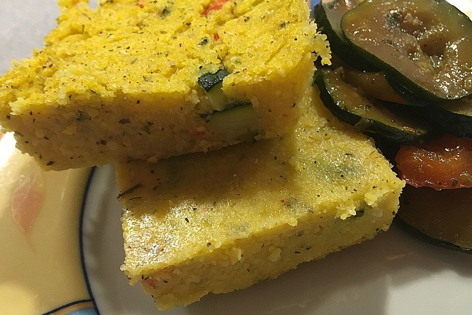 Gemüse-Polenta Würfel