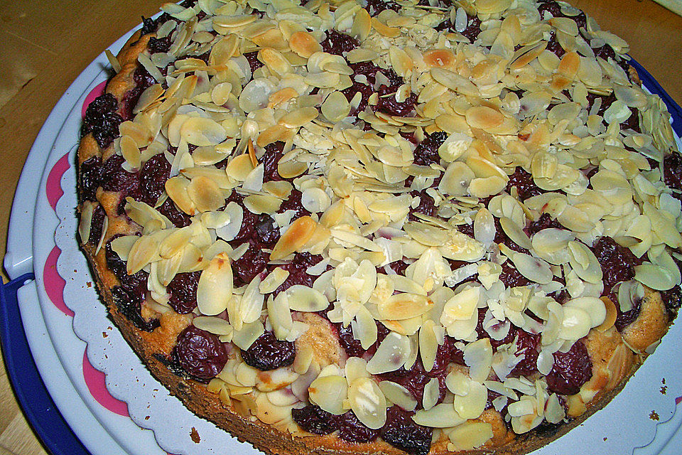 Kirschkuchen mit Mandelsplittern