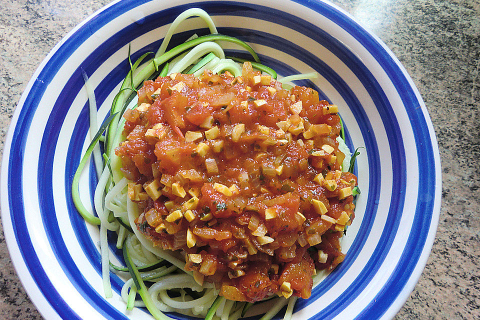 krümeltigers Zucchini-Spaghetti mit Lupinenbolognese