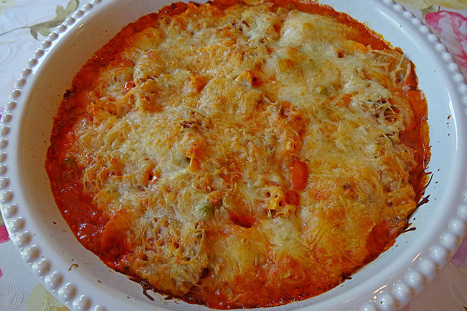 Überbackene Tortelloni in Tomaten-Champignon-Rahm