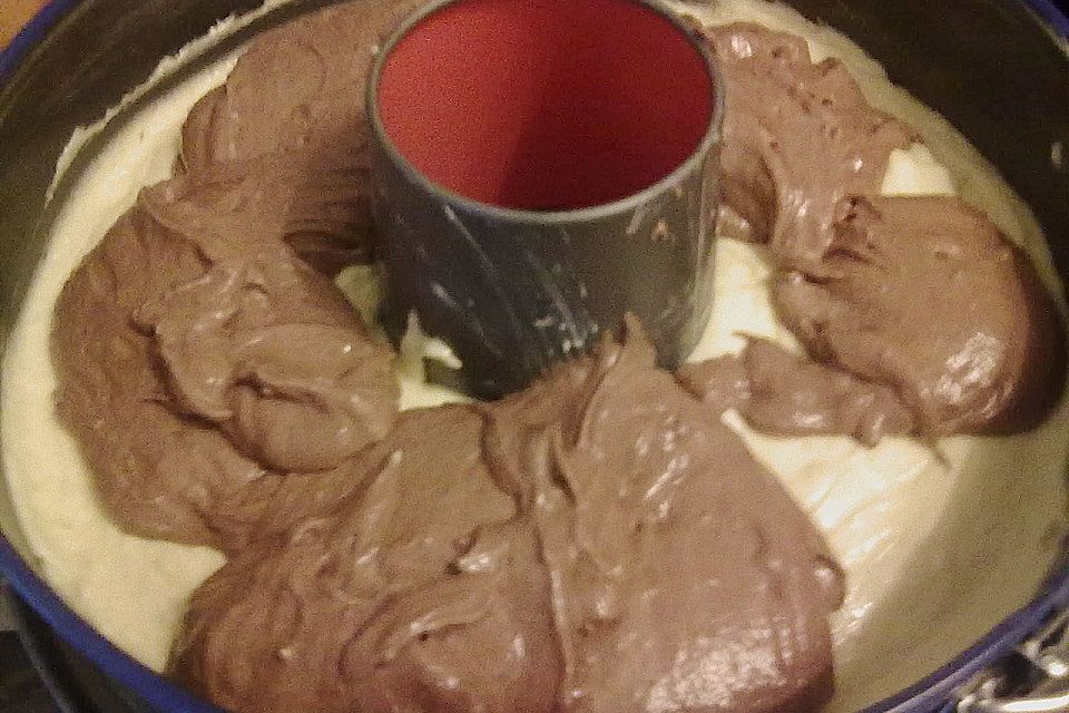Marmorkuchen mit Marzipan