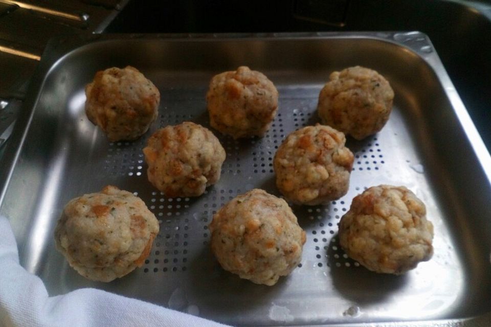 Semmelknödel aus dem Dampfgarer