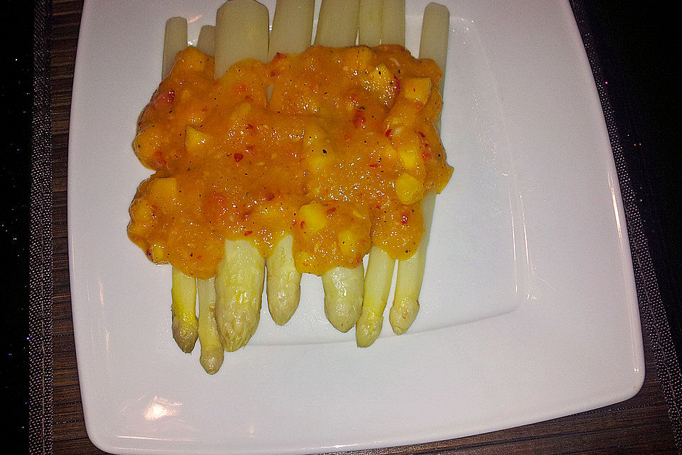 Spargel mit Mango-Chili-Salsa