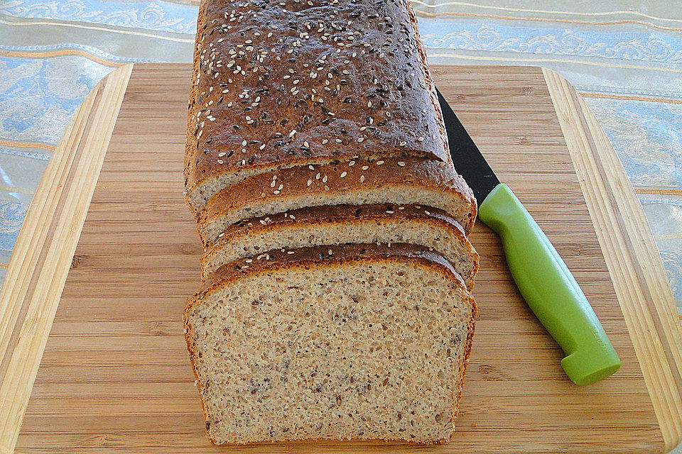 Dinkel-Amaranth-Vollkornbrot mit Leinsamen