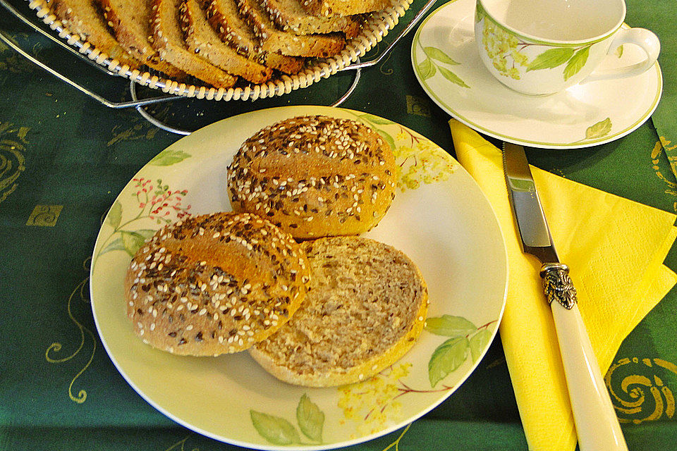 Dinkel-Amaranth-Vollkornbrot mit Leinsamen