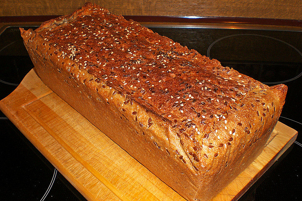 Dinkel-Amaranth-Vollkornbrot mit Leinsamen