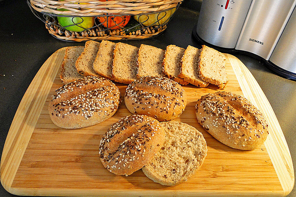 Dinkel-Amaranth-Vollkornbrot mit Leinsamen