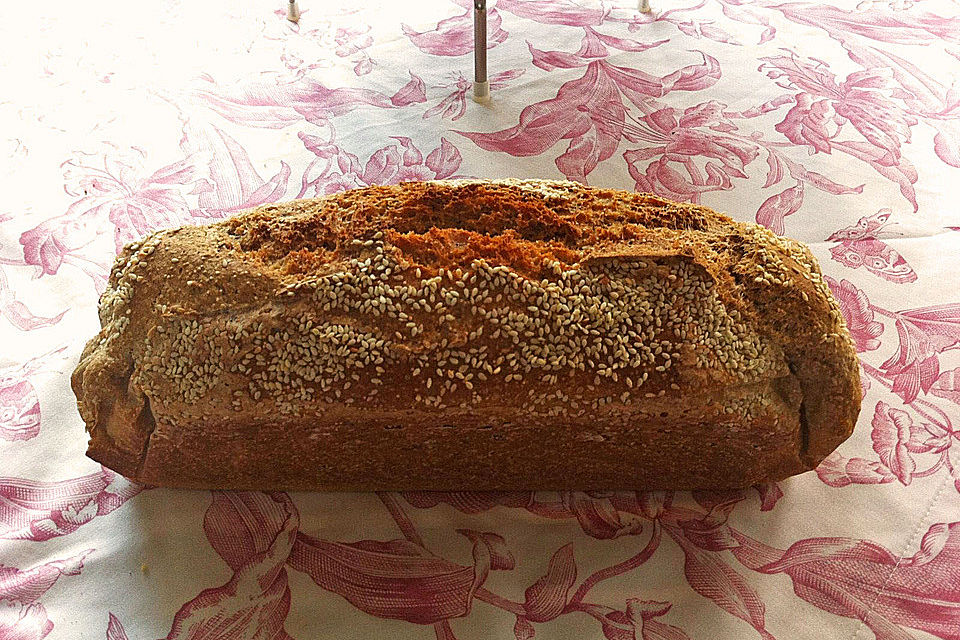 Dinkel-Amaranth-Vollkornbrot mit Leinsamen