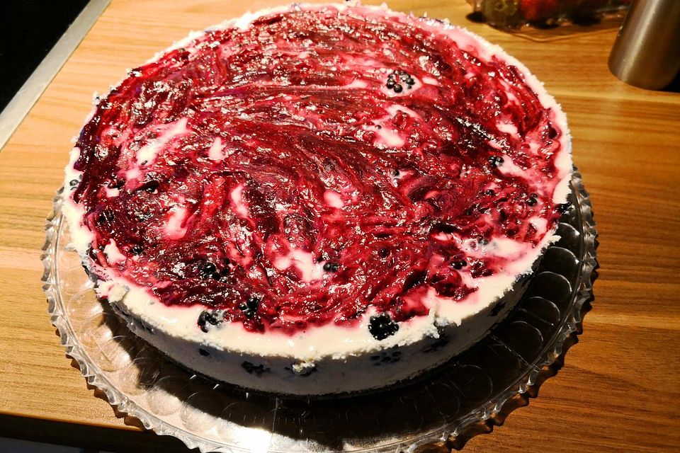 Käsesahne-Brombeer-Torte