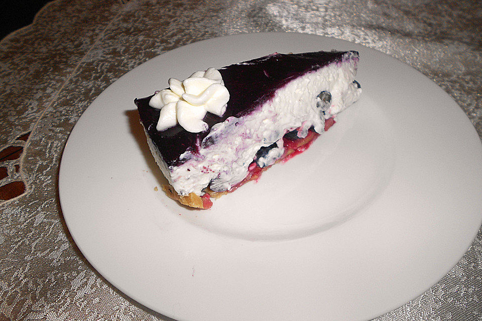 Käsesahne-Brombeer-Torte