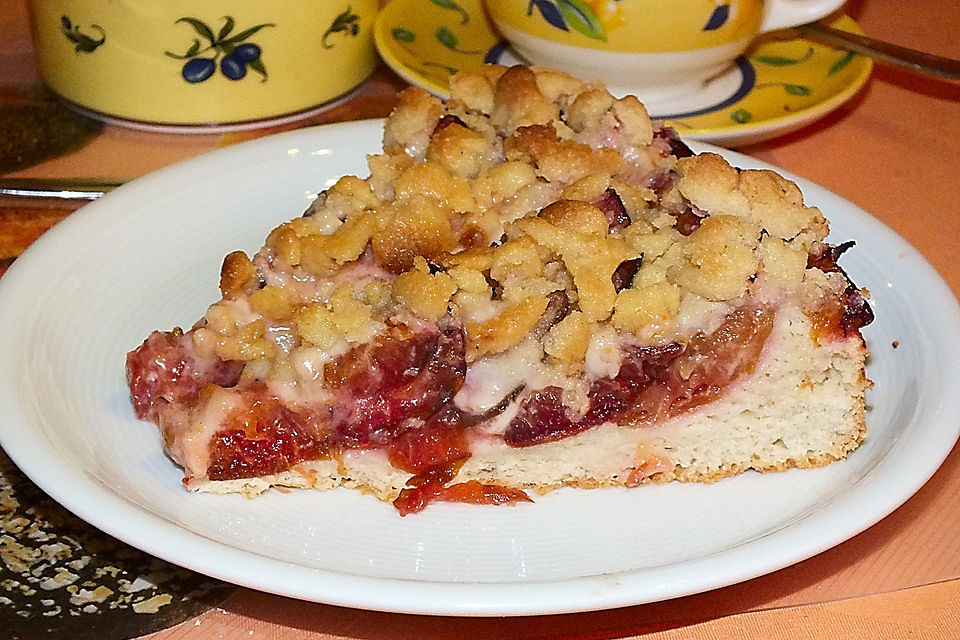 Pflaumenkuchen mit Streuseln