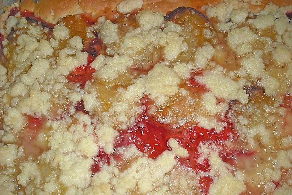 Pflaumenkuchen mit Streuseln