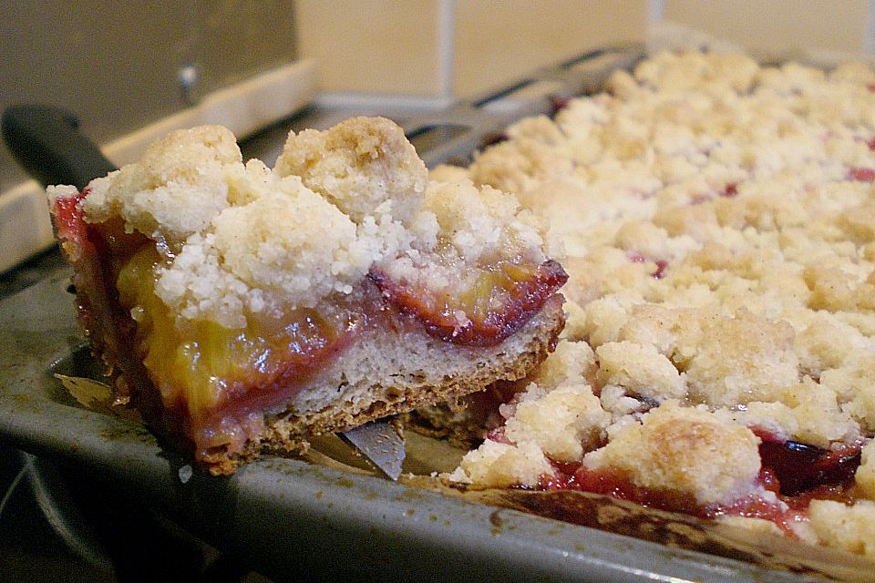 Pflaumenkuchen mit Streuseln