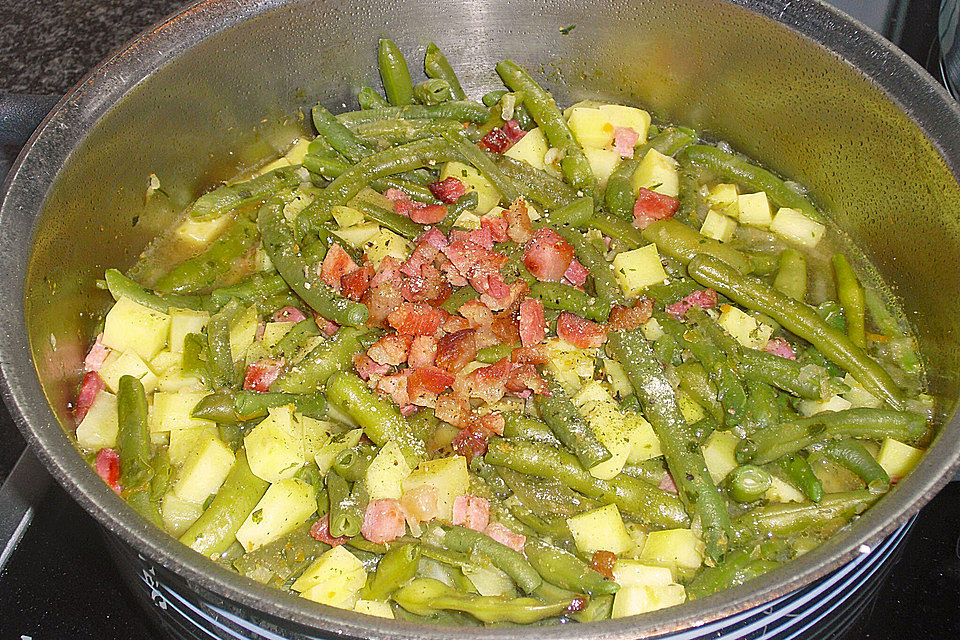 Saarländische Bohnensuppe