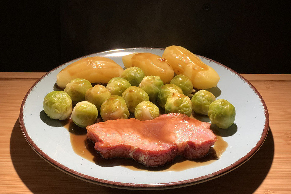 Kasselerbraten mit Rosenkohl