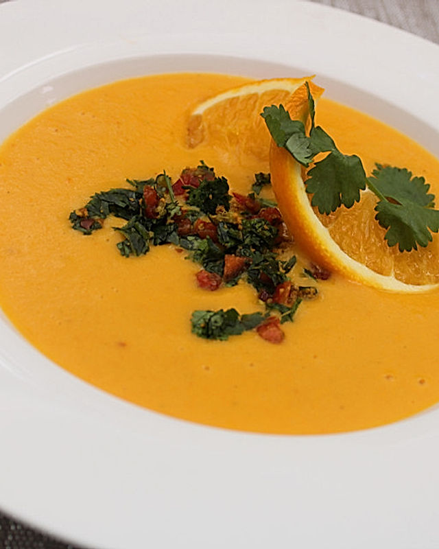 Karottencreme-Suppe mit Orangen-Gremolata à la Gabi