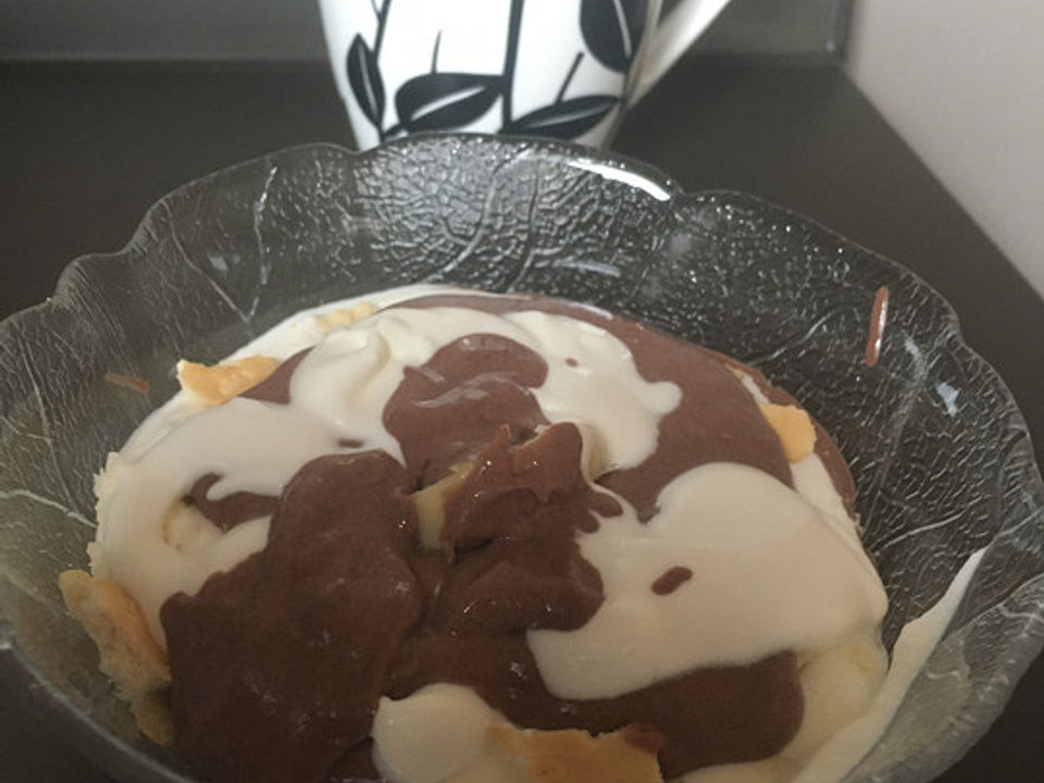 Paradiescreme mit Sahne und Bananen von scullery| Chefkoch