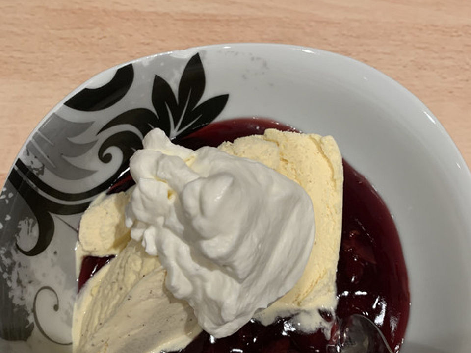 Vanilleeis mit heißen Kirschen von PapasBratwurst| Chefkoch
