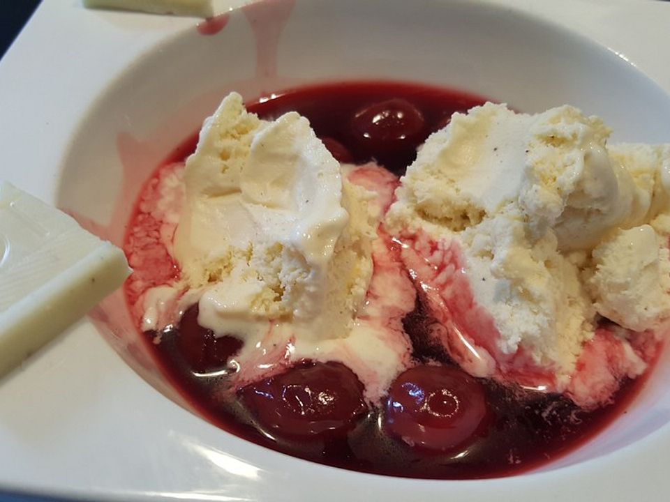 Vanilleeis mit heißen Kirschen von PapasBratwurst | Chefkoch