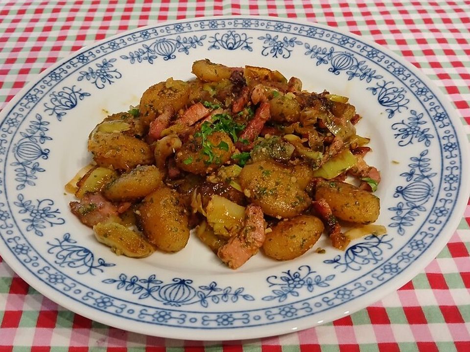 Gnocchipfanne mit Speck und Pesto von Vickybackt| Chefkoch
