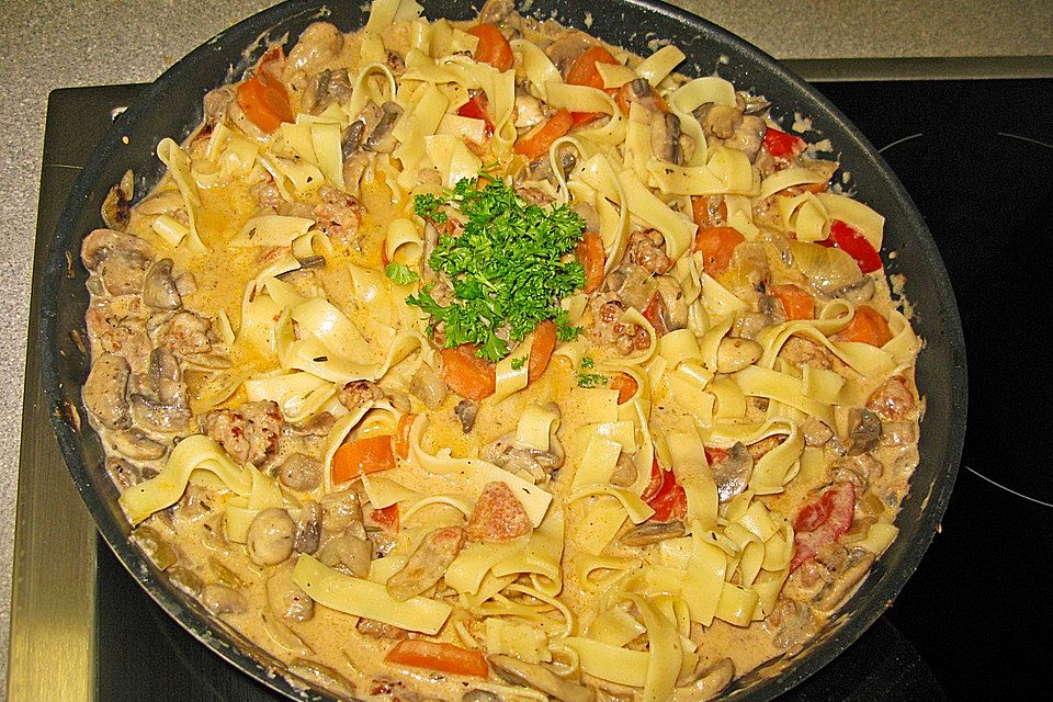 Bandnudeln mit Champignon-Sahne Sauce