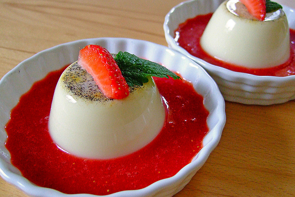 Mandelmilch Panna cotta mit weißer Schokolade