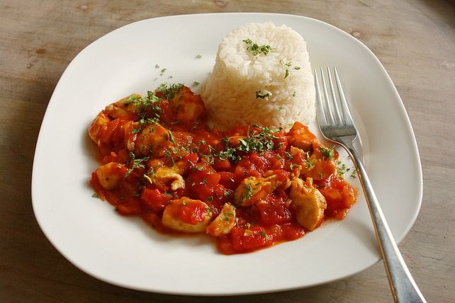 Hähnchengeschnetzeltes mit süß-scharfer Tomatensoße von Packspees| Chefkoch