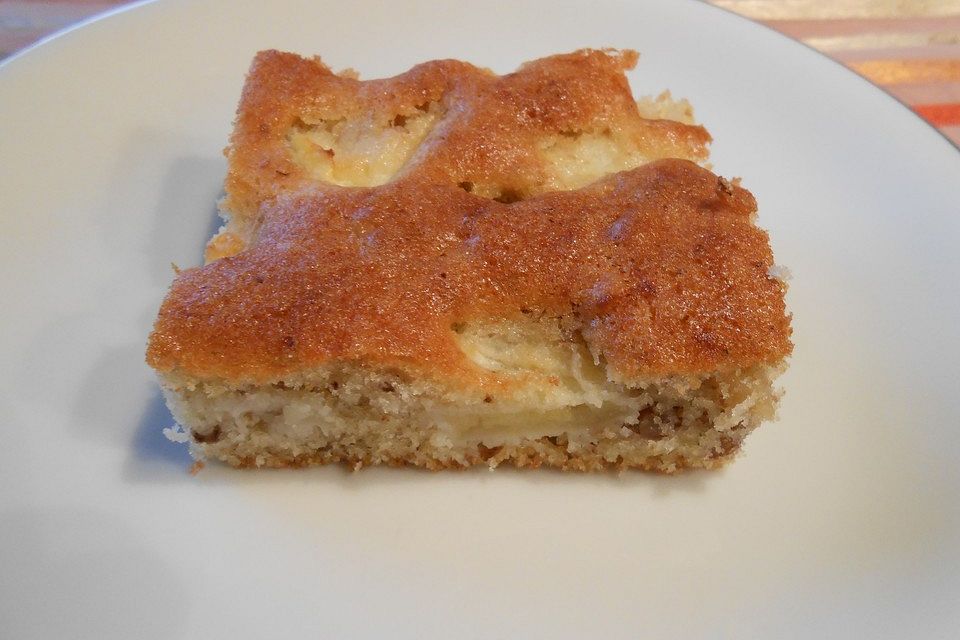 Apfel-Walnuss-Blechkuchen