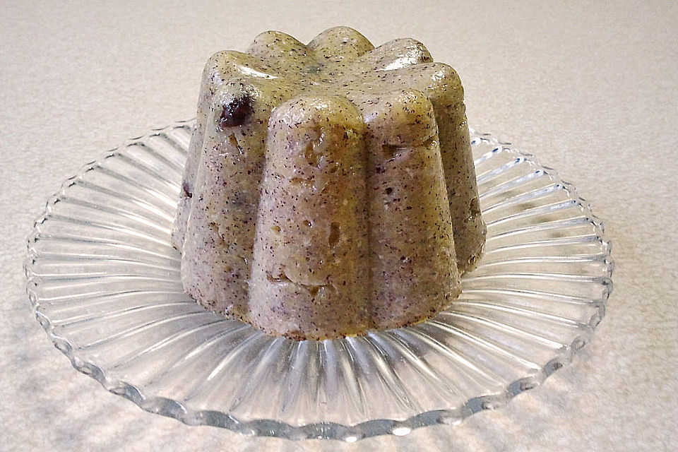 Maisgrieß-Mohn Pudding mit Rosinen