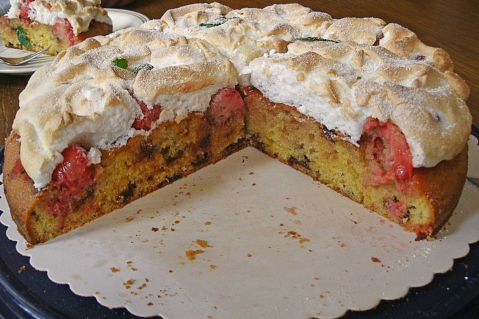 Erdbeer-Torte mit Baiserhaube