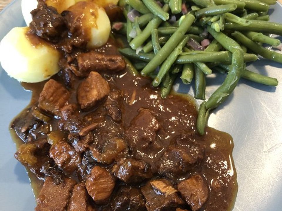 Rindergulasch mit Backpflaumen von wardrobefish| Chefkoch