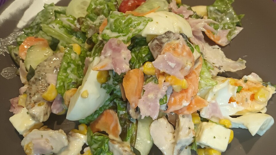 Einfacher, gemischter Salat mit Ei von Herdquäler Einfacher, gemischter Salat mit Ei von Herdquäler