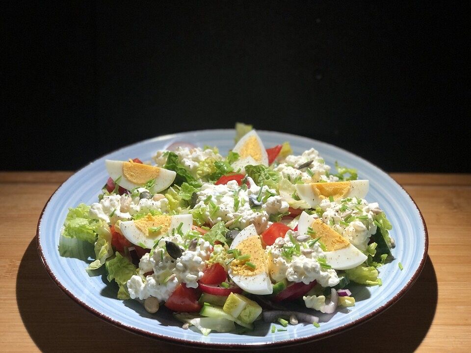Einfacher, gemischter Salat mit Ei von Herdquäler| Chefkoch