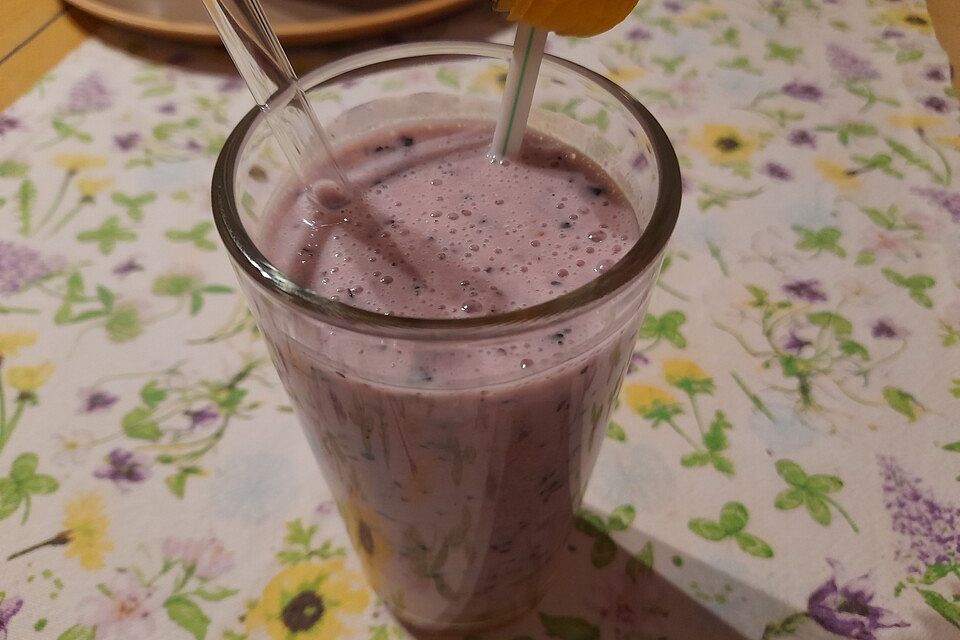 Frühstücks-Shake mit Heidelbeeren