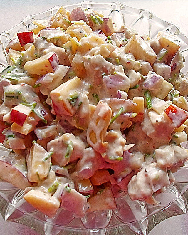 Geflügel-Nektarinen-Salat mit Joghurt-Schnittlauch-Dressing