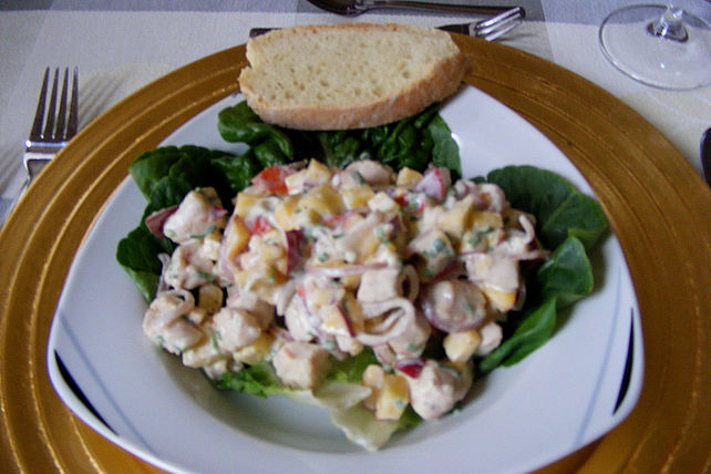 Geflügel-Nektarinen-Salat mit Joghurt-Schnittlauch-Dressing von movostu ...