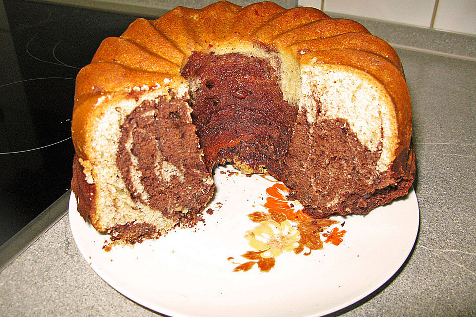 Joghurt-Mamorkuchen Joghurt-Mamorkuchen