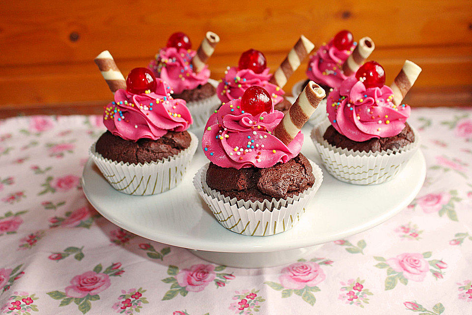 Schokoladen-Kirsch-Cupcakes