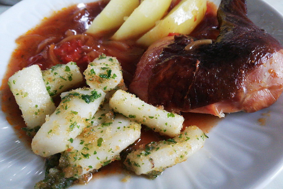 Schwarzwurzeln in Buttersauce mit Semmelbröseln