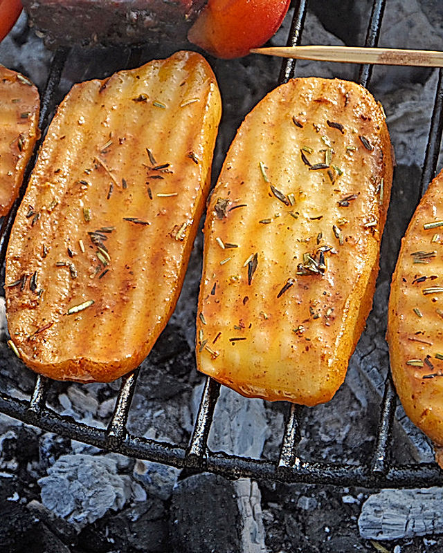 Marinierte Riffelsteaklets von der Kartoffel für den Grill