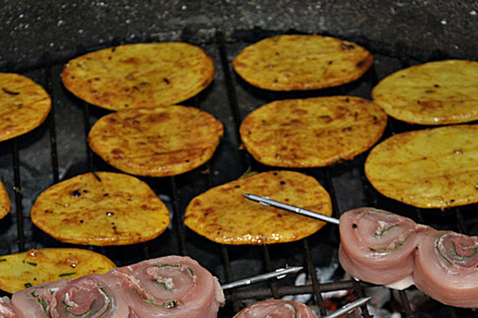 Marinierte Riffelsteaklets von der Kartoffel für den Grill