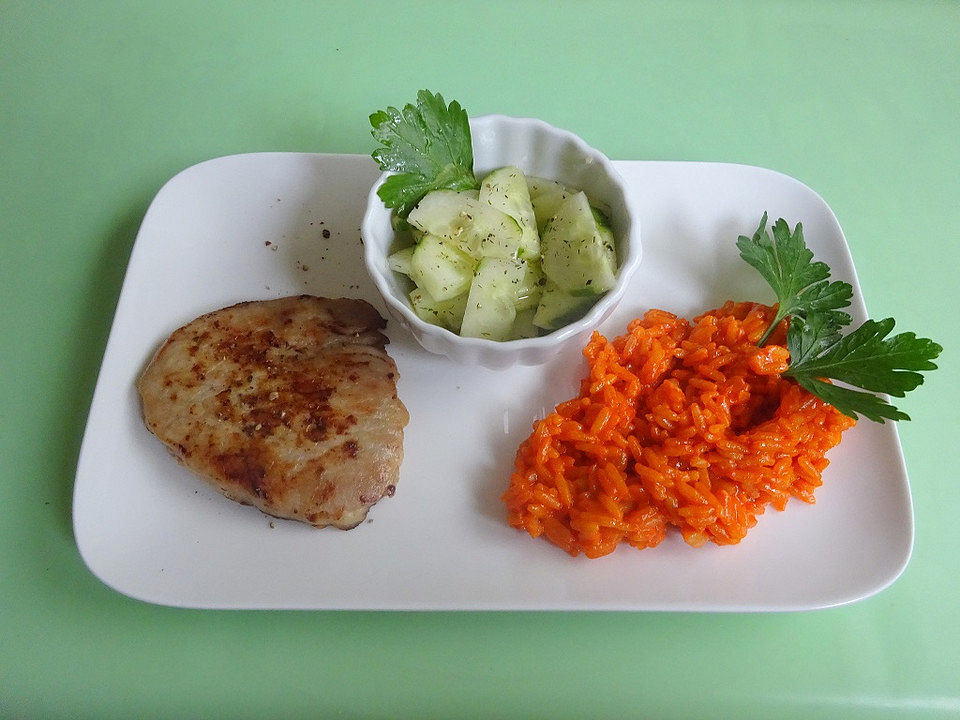 Minischnitzel mit Tomatenreis und Gurkensalat mit Dill von s-fuechsle ...