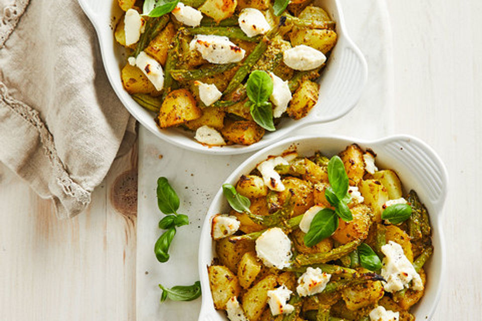 Gratin mit neuen Kartoffeln, grünen Bohnen und Pesto Genovese