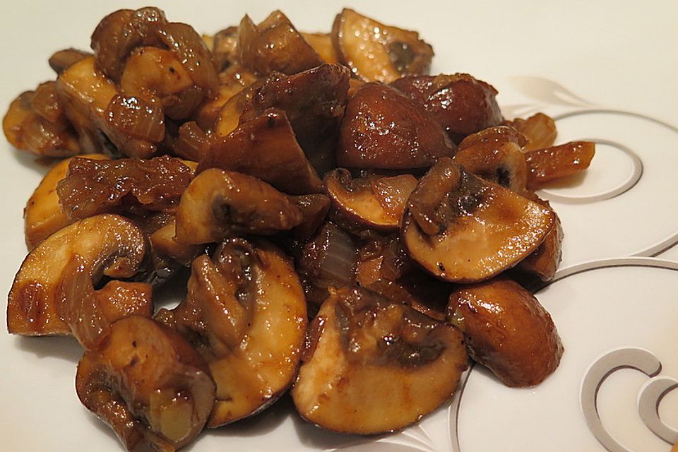 Zwiebel-Pilz-Pfanne