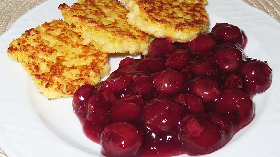 Milchreisküchlein mit heißen Kirschen von Vickybackt| Chefkoch