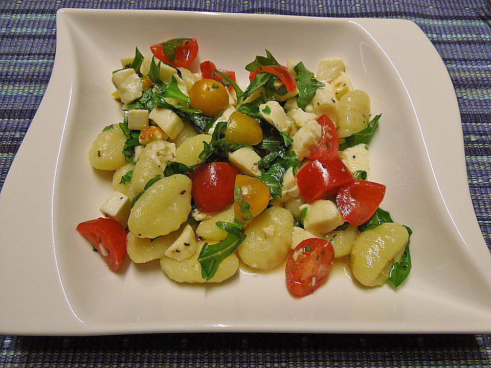 Gnocchi-Salat mit Rucola und Tomaten von jaydee92| Chefkoch